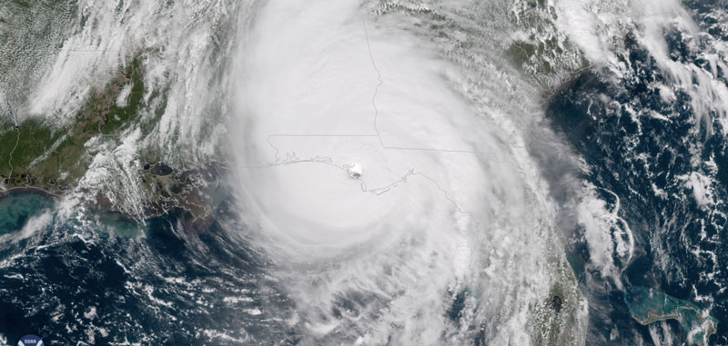 Volcanic arcs and oceanic trenches 